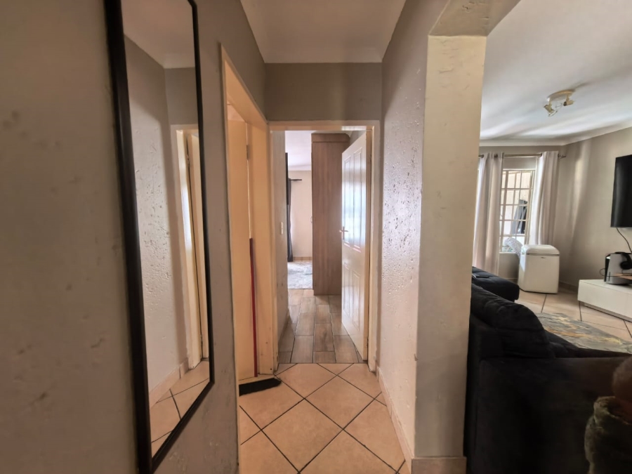 2 Bedroom Property for Sale in Waterval East North West